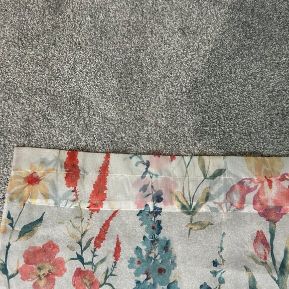 Spring Floral Sheer Rod pocket Curtain panels set of 2 Size 83 X 57 - Picture 6 of 6